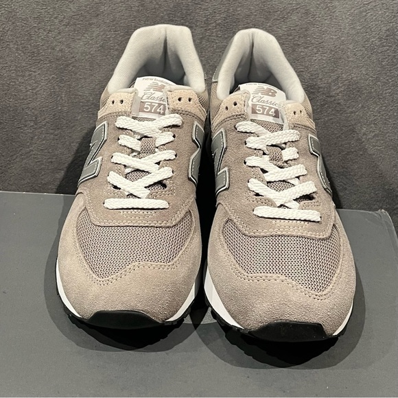 New Balance 574 Women’s Sneakers Grey White Size 9.5 US WOMEN - Picture 8 of 13